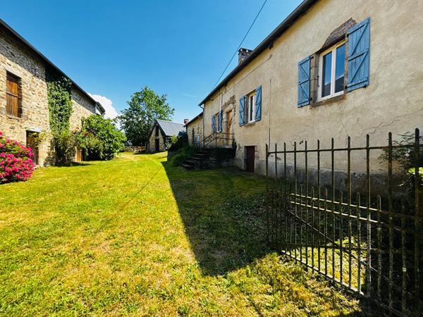 A VENDRE CORPS DE FERME - 9700 m² DE TERRAIN