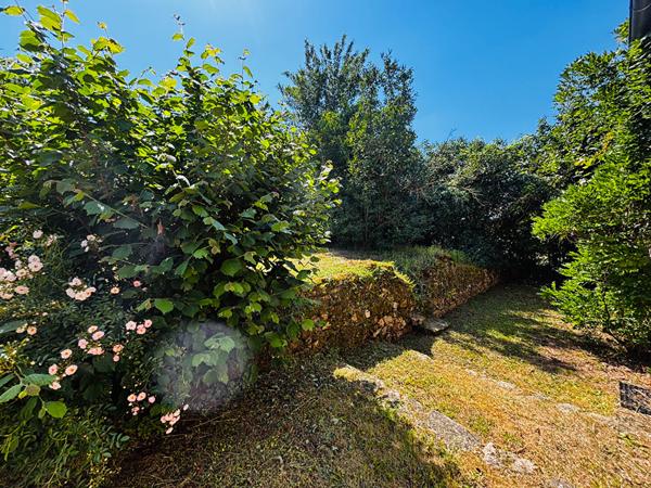 A VENDRE CORPS DE FERME - 9700 m² DE TERRAIN