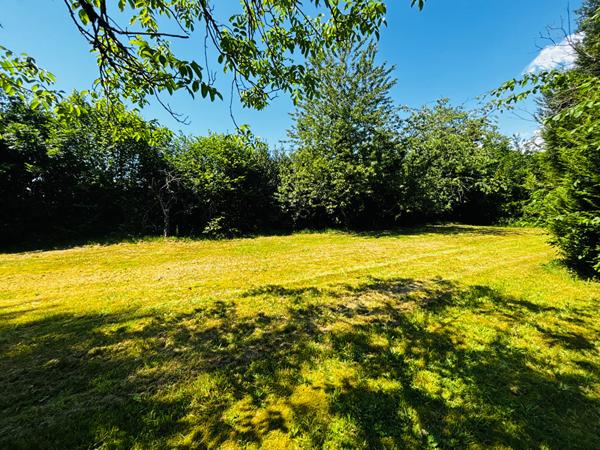 A VENDRE CORPS DE FERME - 9700 m² DE TERRAIN