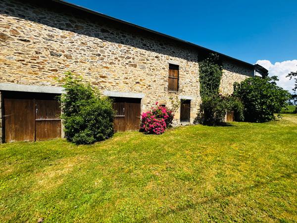 A VENDRE CORPS DE FERME - 9700 m² DE TERRAIN