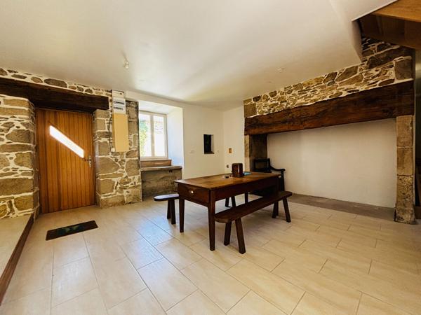 A VENDRE CORPS DE FERME - 9700 m² DE TERRAIN