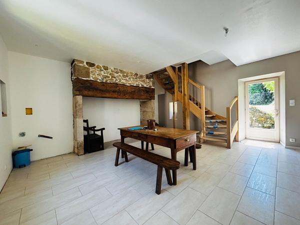 A VENDRE CORPS DE FERME - 9700 m² DE TERRAIN