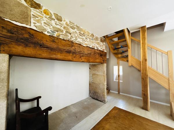 A VENDRE CORPS DE FERME - 9700 m² DE TERRAIN