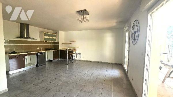 Beau volume pour ce T2 soigné, bien agencé, avec place de parking en sous-sol