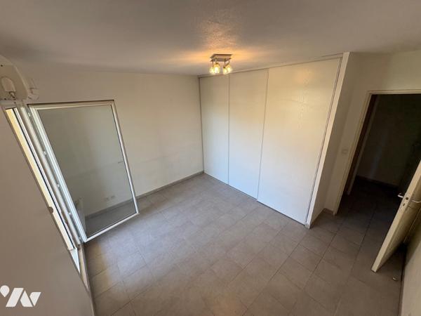 Beau volume pour ce T2 soigné, bien agencé, avec place de parking en sous-sol