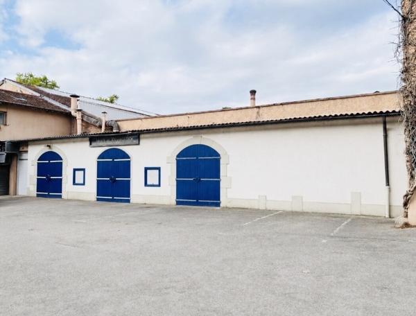 Local commercial 240m2 + parking