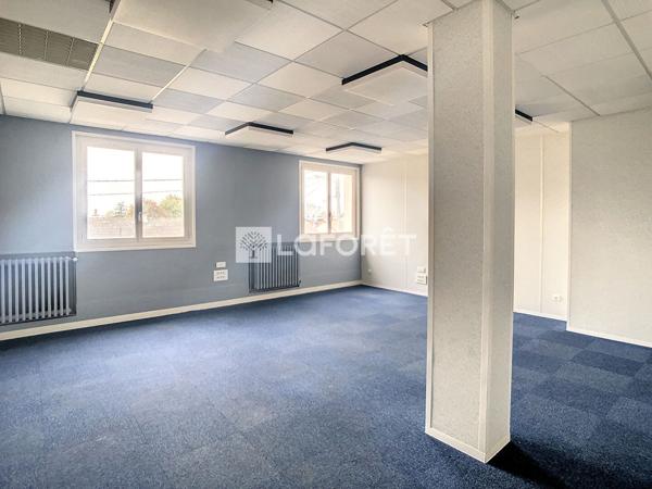 Location bureau près de Vitry-le-François - 5 pièce(s) - 171 m² - 1 250 € par mois