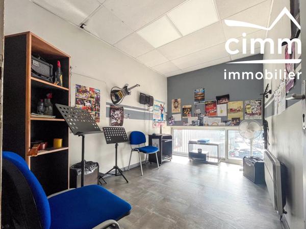 - Idéal pour investissement locatif - Locaux, bureaux, zone commerciale de Crolles