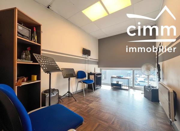 - Idéal pour investissement locatif - Locaux, bureaux, zone commerciale de Crolles