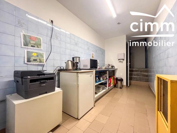 - Idéal pour investissement locatif - Locaux, bureaux, zone commerciale de Crolles