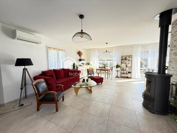 Maison 127 m2 avec studio et  piscine