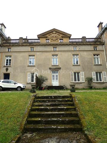 Chateau de 361,78 m²