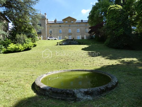 Chateau de 361,78 m²
