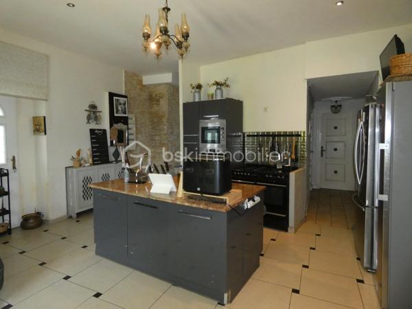 Chateau de 361,78 m²