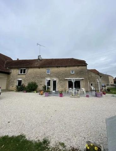 Dpt Vosges (88), à vendre proche de NEUFCHATEAU - FERME LORRAINE AUTHENTIQUE sur terrain de 1150 m²