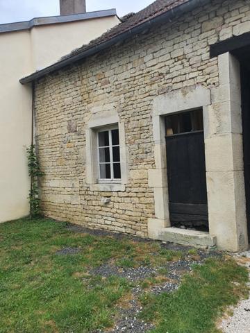 Dpt Vosges (88), à vendre proche de NEUFCHATEAU - FERME LORRAINE AUTHENTIQUE sur terrain de 1150 m²