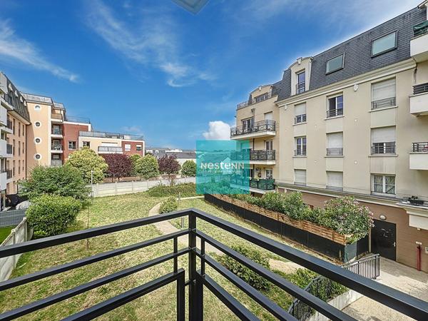 À vendre - Superbe appartement à Franconville de 2 Pièces avec balcon proche de toutes commodités (écoles, commerces, axes autoroutiers A15/A115) une place de parking en sous-sol.
