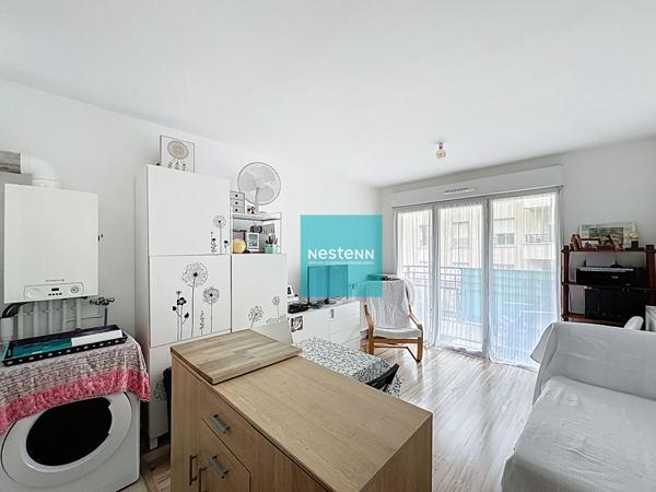 À vendre - Superbe appartement à Franconville de 2 Pièces avec balcon proche de toutes commodités (écoles, commerces, axes autoroutiers A15/A115) une place de parking en sous-sol.