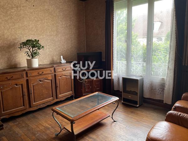 A quelques minutes de la gare des écoles des commerces