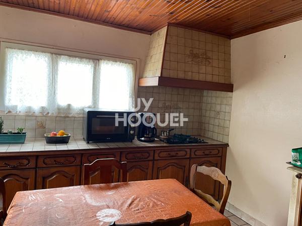 A quelques minutes de la gare des écoles des commerces