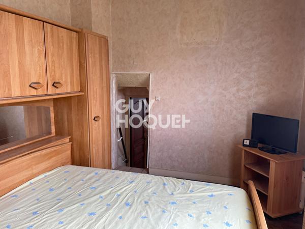 A quelques minutes de la gare des écoles des commerces