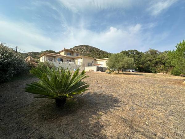 Maison T6 de 168 m2 sur grand terrain avec piscine - STE LUCIE DE PORTO-VECCHIO (20144) - CORSE DU SUD - FRANCE