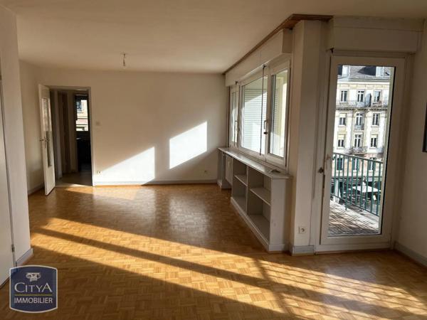 Appartement à louer 2 pièces 74m²