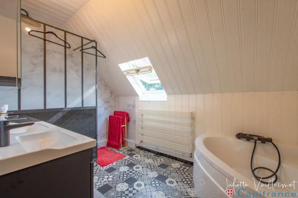 COGNIN (73160) : Maison rénovée en 2023 - 3 chambres, garage, cave et jardin