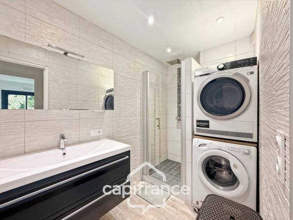 À VENDRE PONTIVY – Appartement rénové de plus de 73 m² au dernier étage, à 500 m du centre-ville