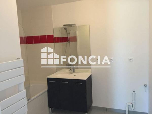 Location Appartement 2 pièces 59.6 m² - BAT C - PORTE 01 Niort 79000