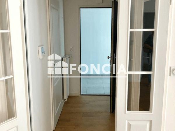 Location Appartement 2 pièces 59.6 m² - BAT C - PORTE 01 Niort 79000