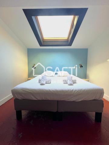 Très bel immeuble sur le Vieux-Port - au calme et à 5mn à pied de la plage