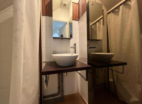 A vendre à VANNES Hyper centre appartement de prestige dernier étage 2 chambres 70m²