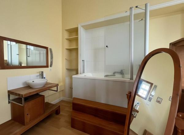 A vendre à VANNES Hyper centre appartement de prestige dernier étage 2 chambres 70m²