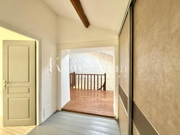 Maison en pierre 5 chambres, garages, dépendances et piscine