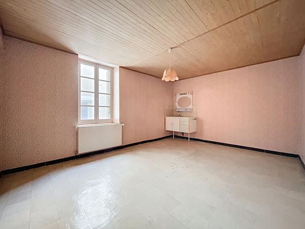 EXCLUSIVITE - LORIOL - MAISON DE 160 M² AVEC 170 M² DE DEPENDANCE