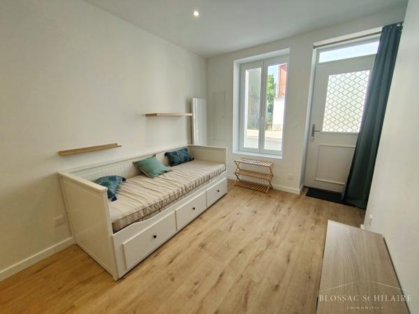 Poitiers, proche Fac - Studio refait à neuf meublé avec parking de 18,60m²