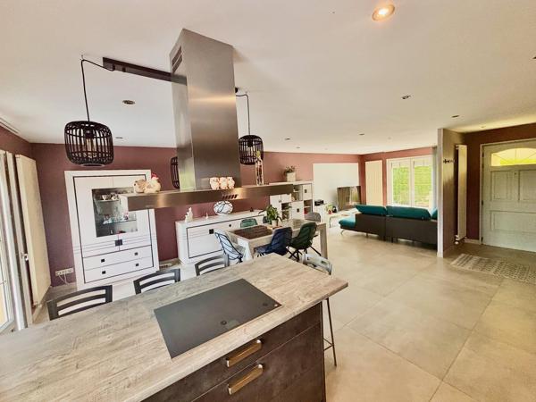 Individuel plain-pied sur sous-sol de 153m2 au calme