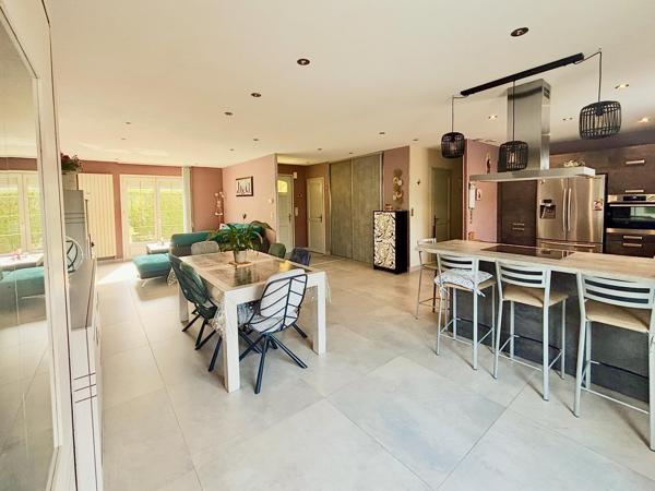 Individuel plain-pied sur sous-sol de 153m2 au calme