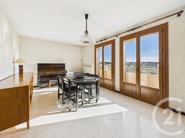 Appartement F5 à vendre  5 pièces - 94,40 m2 LA VALETTE DU VAR - 83