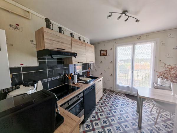 EN VENTE FOURCHAMBAULT: APPARTEMENT, 2 CHAMBRES, ASCENCEUR, CAVE ET PARKING