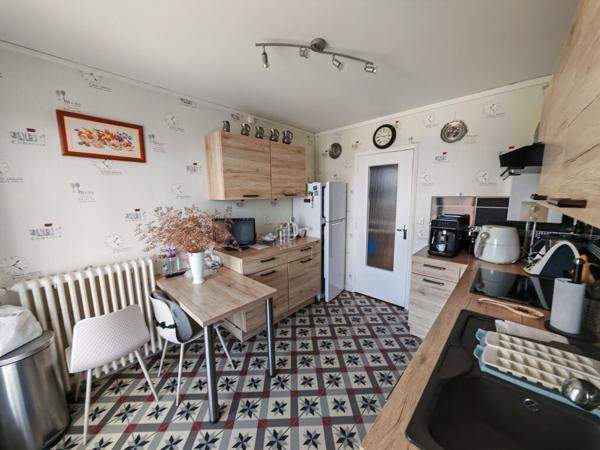 EN VENTE FOURCHAMBAULT: APPARTEMENT, 2 CHAMBRES, ASCENCEUR, CAVE ET PARKING