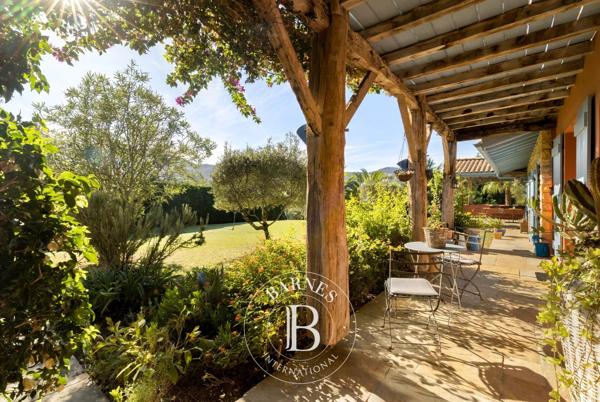 Urrugne, Maison 4 Chambres -  250 m² à vendre