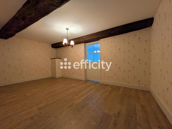 Maison
         5 pièces
        - 109 m² 70 000 € *