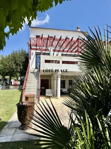 Royan (17200) Royan plage du Pigeonnier Villa Basque 220m2 piscine garage au prix de 1.365.000€ HAI