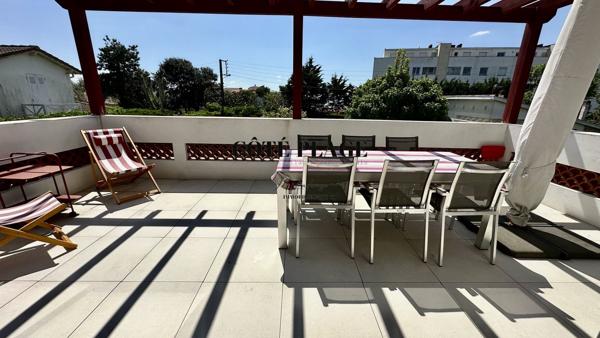 Royan (17200) Royan plage du Pigeonnier Villa Basque 220m2 piscine garage au prix de 1.365.000€ HAI