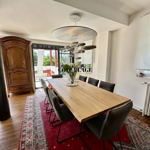 Royan (17200) Royan plage du Pigeonnier Villa Basque 220m2 piscine garage au prix de 1.365.000€ HAI