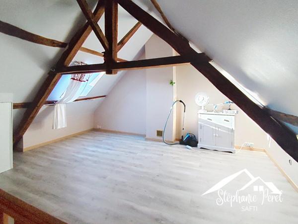 Charmante maison de 110 m² avec grange, grand terrain et 3 chambres – cadre paisible à Malleret !