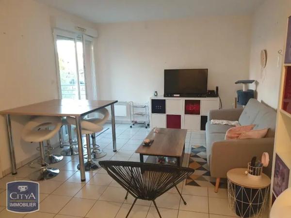 Appartement à louer 3 pièces 63.15m² Gond-Pontouvre (16160)