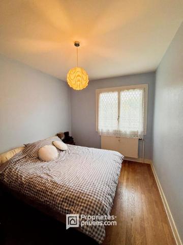 Maison 76 m² habitables, 76 m² de sous sol, 2282m² de terrain, Parc des Hermières